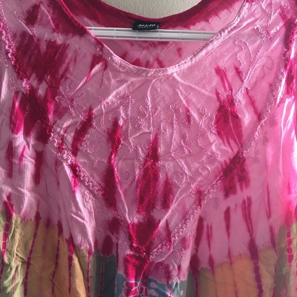 Colorful Sleeveless Tie-Dye Tank Top - Picture 2 of 3